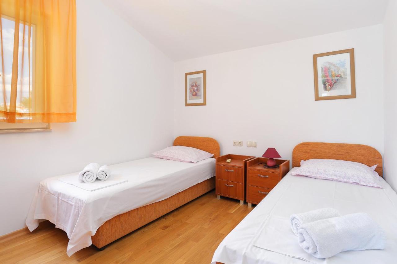 Apartments By The Sea Seget Vranjica, Trogir - 13771 Luaran gambar