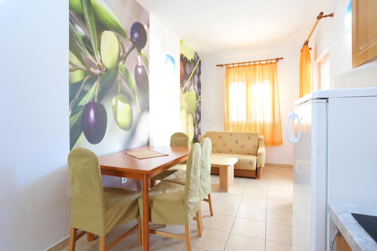 Apartments By The Sea Seget Vranjica, Trogir - 13771 Luaran gambar